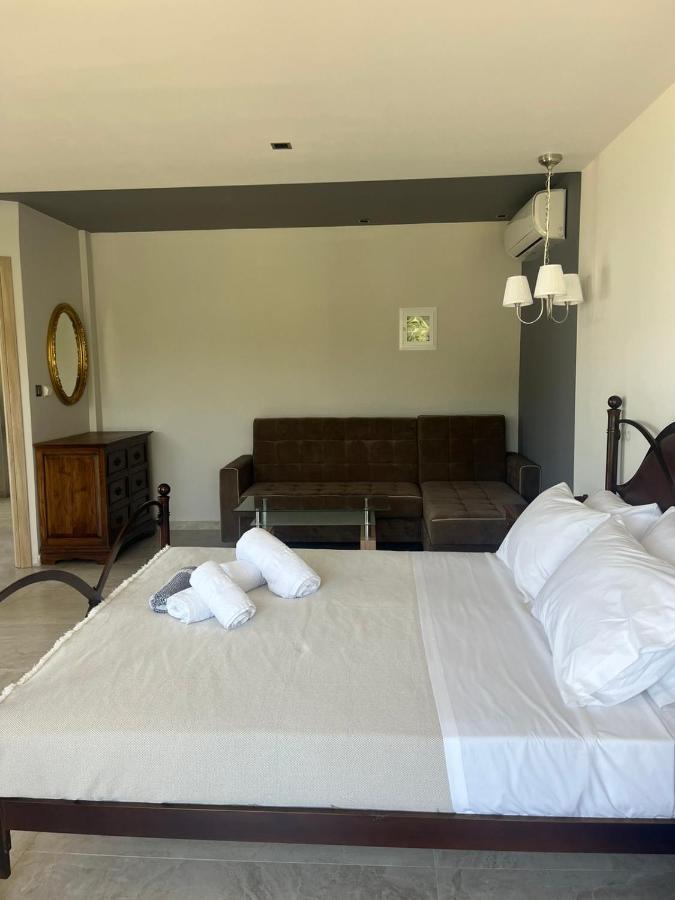 Suites Ris Néa Péramos Exterior foto
